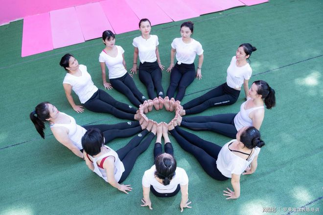 半岛上海学瑜伽教练哪里好你确定你知道怎选择。(图1)